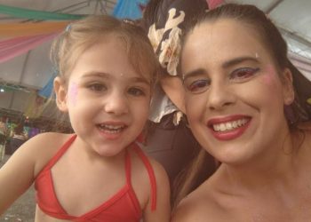 Apoie os passos da Luiza: Mãe realiza vaquinha e bingo para ajudar filha com Síndrome de Rett