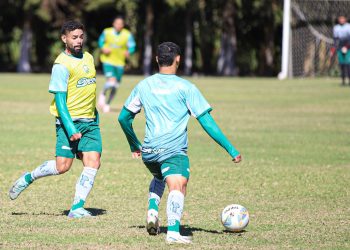 Caldense enfrenta a URT neste domingo e precisa vencer para continuar sonhando com a classificação