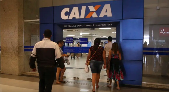 Caixa libera abono salarial para nascidos em julho e agosto
