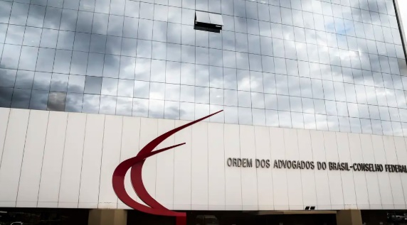 OAB toma decisão sobre a inscrição de candidatos condenados por crimes raciais