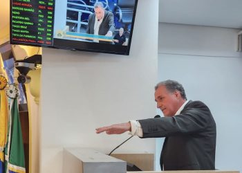 Suplente toma posse na Câmara de Poços após vereador titular solicitar afastamento por 60 dias