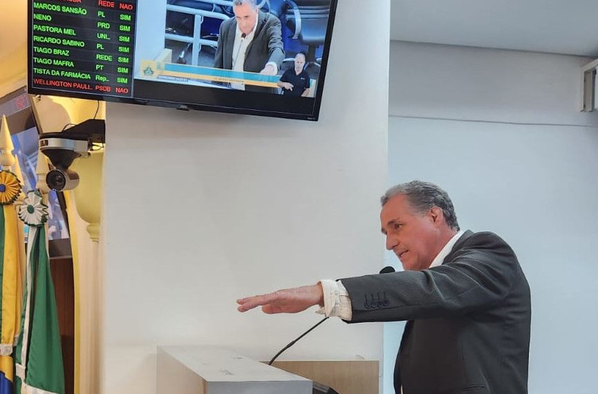 Suplente toma posse na Câmara de Poços após vereador titular solicitar afastamento por 60 dias