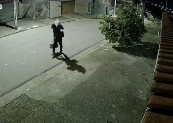 VÍDEO: ladrão furta caixa de ferramentas de caminhão em Poços de Caldas