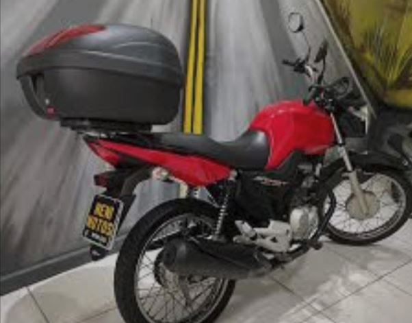 Moto é levada de garagem após arrombamento de residência em Poços de Caldas