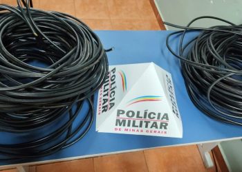 Homem é preso após furtar três rolos de cabo de fibra óptica em Poços