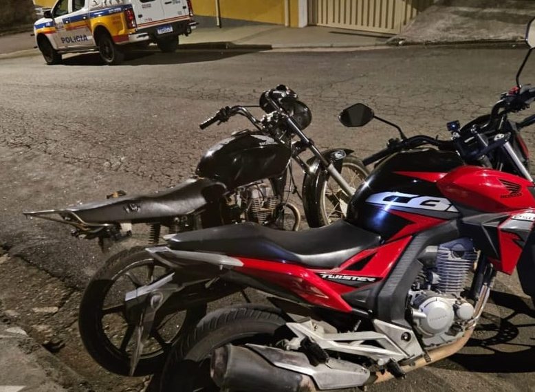 Motocicletas que haviam sido furtadas são recuperadas pela PM na zona sul de Poços