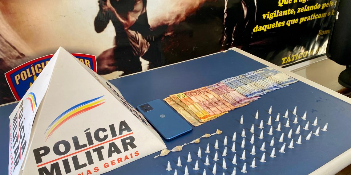 Homem é detido com crack e cocaína na zona oeste de Poços de Caldas