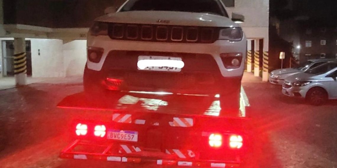 PM de Poços recupera carro de cliente de Lava Jato após o dono do estabelecimento se apropriar do veículo