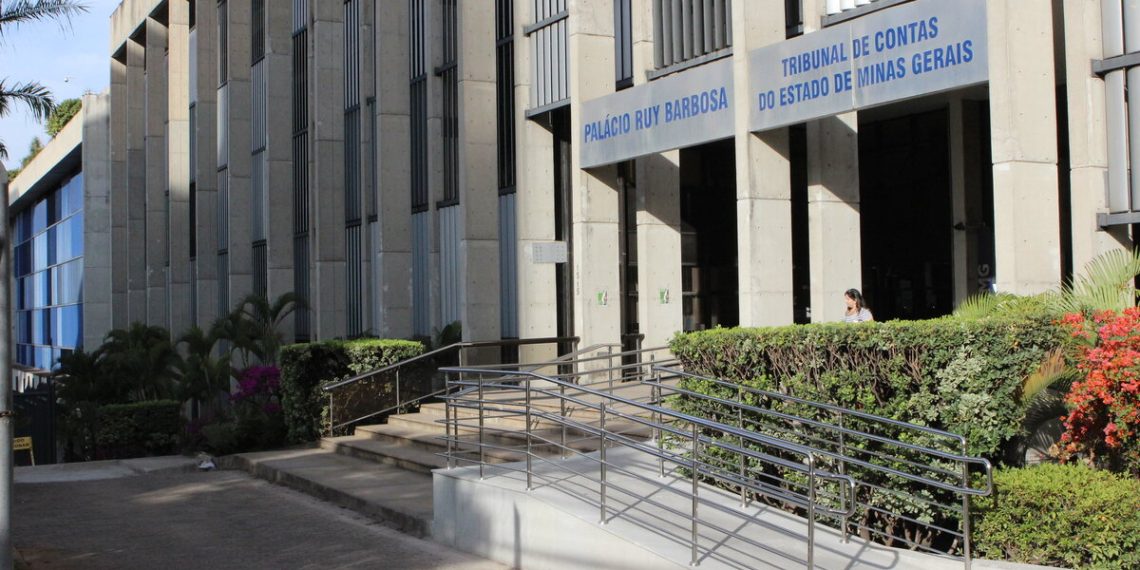 TCE-MG solicita que Prefeitura de Poços adote medidas para contenção de despesas