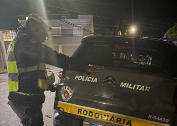 Sem CNH, sob efeito de maconha e álcool: homem é preso em fiscalização