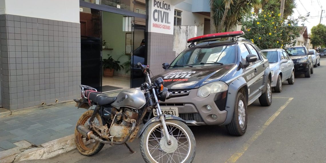 Polícia Civil apreende motocicleta adulterada em Botelhos