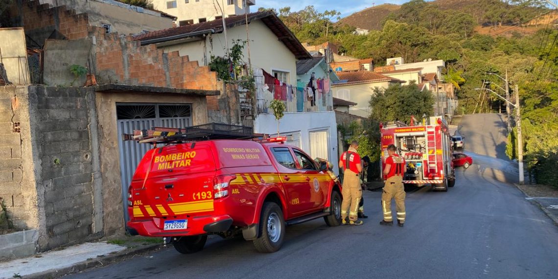 Vazamento em botijão de gás provoca princípio de incêndio em residência