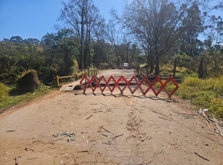 Prefeitura de Poços define projeto de reconstrução da ponte da avenida Celanese; saiba quando as obras começam