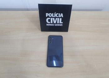 Mulher é presa pela Polícia Civil após comprar celular furtado em Poços