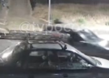 VÍDEO: Colisão entre carro e moto é registrada no jardim América em Poços