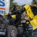 Acidente envolvendo três carretas e carro deixa homem morto na Fernão Dias