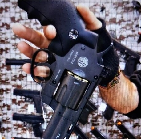 Réplicas de armas são furtadas em loja de Airsoft em Poços de Caldas