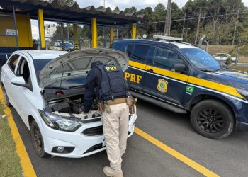 PRF e PM de Poços de Caldas recuperam carro furtado em São Paulo