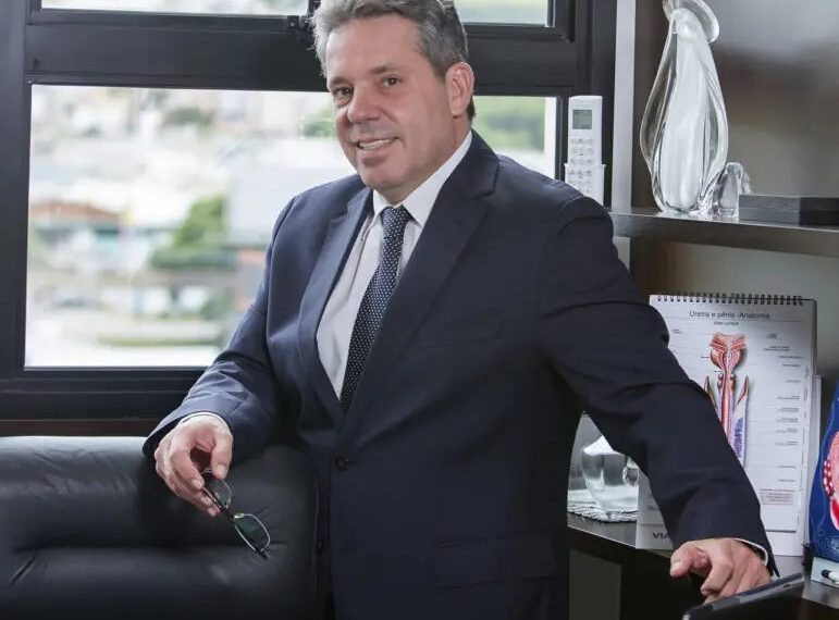Urologista Poços-caldense explica que quase todo paciente pode receber implante peniano