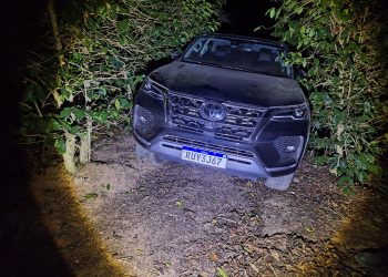 PM recupera Hilux que havia sido furtada em Poços
