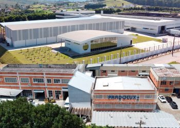 Grupo Pradolux – Luxparts abre vagas de emprego para produção com benefícios e sem exigência de experiência, em Poços