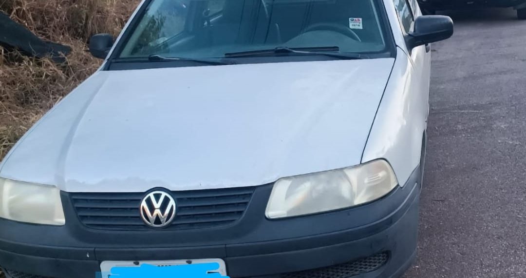 Polícia Militar recupera veículo furtado no bairro Jardim Bandeirantes, em Poços