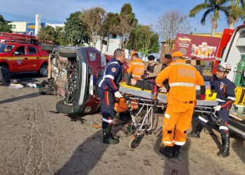 Acidente entre dois veículos deixa feridos em rodovia na região