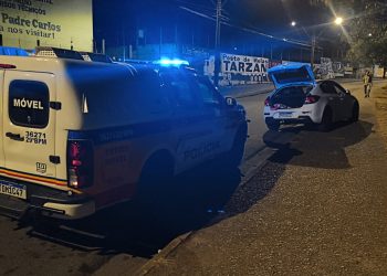 Presos após perseguição e tiroteio com a polícia em Poços são irmãos e pularam muro de arrimo de 7 metros para tentar fugir