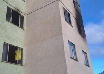 Moradora é resgatada inconsciente após incêndio em apartamento em Poços de Caldas