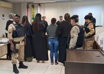 Mulher que matou o companheiro e concretou o corpo debaixo da cama é condenada em MG