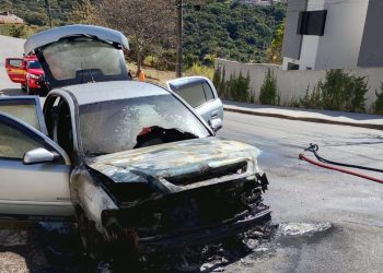 Incêndio em veículo mobiliza Corpo de Bombeiros em Poços de Caldas