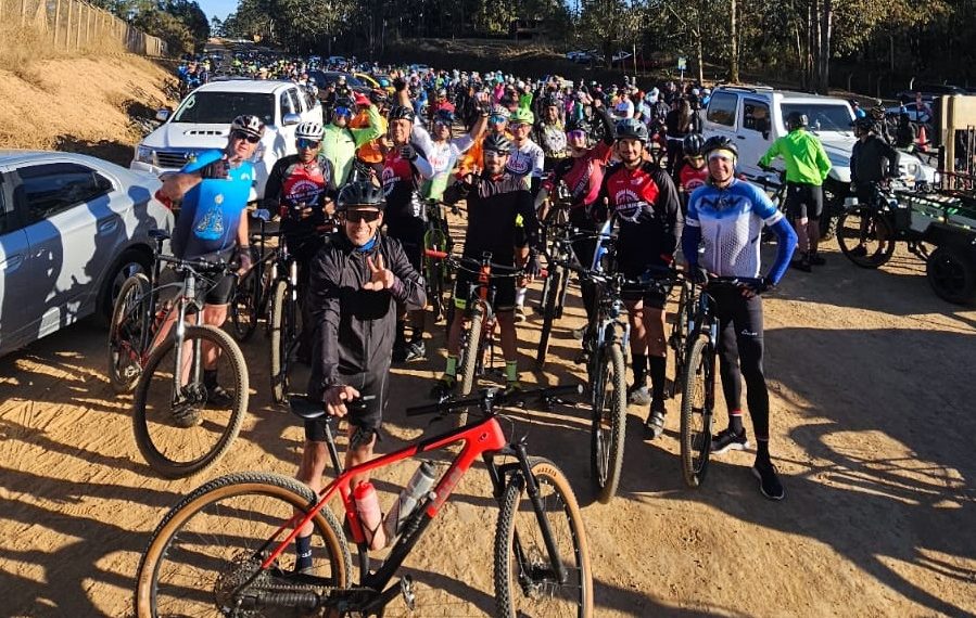 Mais de mil ciclistas participam do 9º Passeio Ciclístico entre Poços e Santa Rita