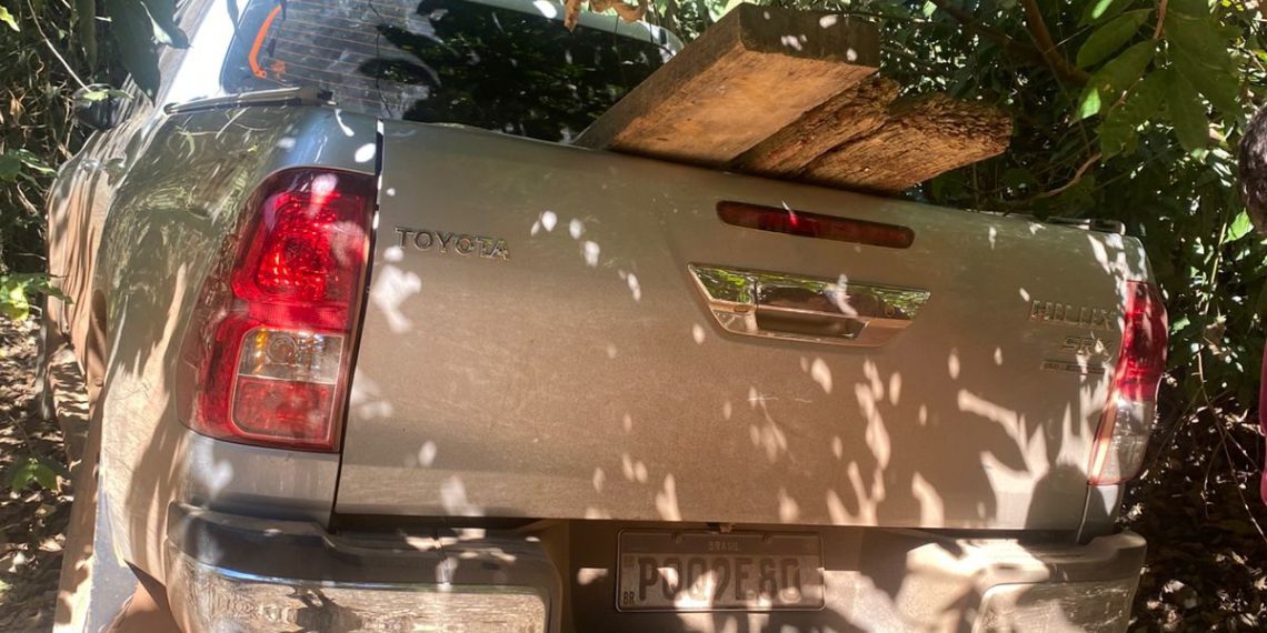 Caminhonete furtada é encontrada durante operação contra roubo de café em Andradas