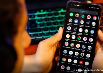 Câmara aprova urgência de projeto que combate adultização nas redes