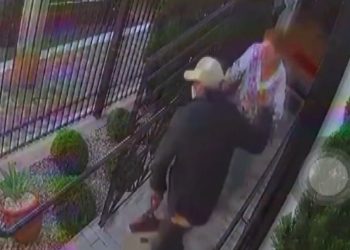 Ladrão rouba bolsa de mulher com R$ 5 mil dentro em Andradas; veja no vídeo o momento do crime