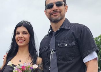 Ao som de Metallica, casal de Poços se casa no maior festival de heavy metal do mundo, na Alemanha