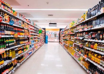 Supermercado é condenado a R$ 10 mil por constranger consumidor dentro da loja