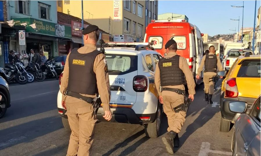 Confusão no centro de Poços termina com homem detido