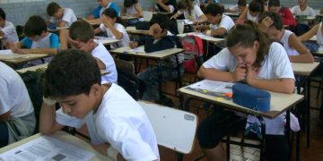 Escola em tempo integral deve ter jornada mínima de 35 horas semanais