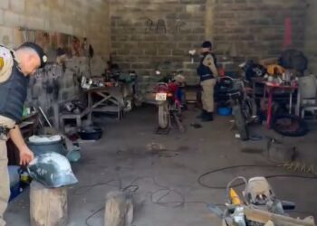 VÍDEO: PM apreende motos adulteradas em oficinas clandestinas; dois suspeitos foram presos