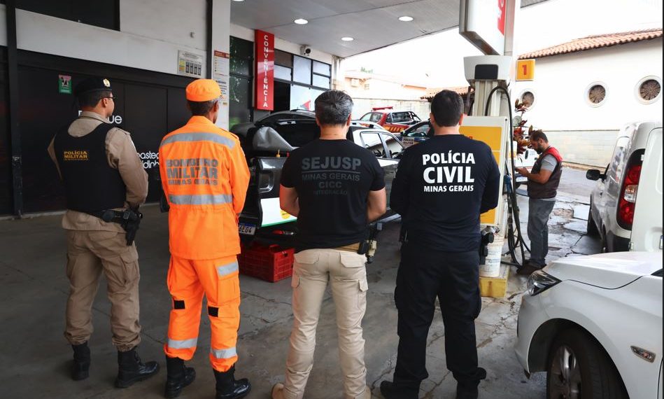 Operação resulta em autuações e irregularidades em bombas de combustíveis em Poços