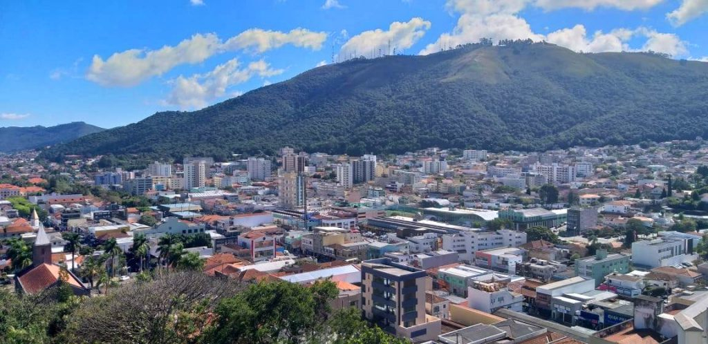 Frio e chuva voltam a dar as caras em Poços nesta semana