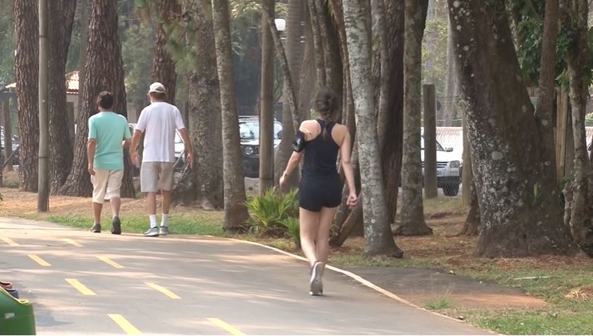 Homem é preso por importunação sexual contra mulheres em parque de Poços