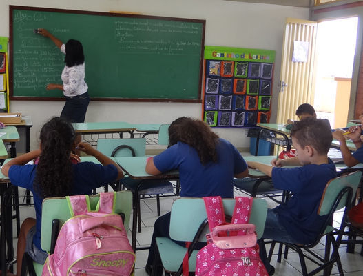 Aulas de quase 20 mil alunos da Rede Municipal de Poços retornam quarta (6)