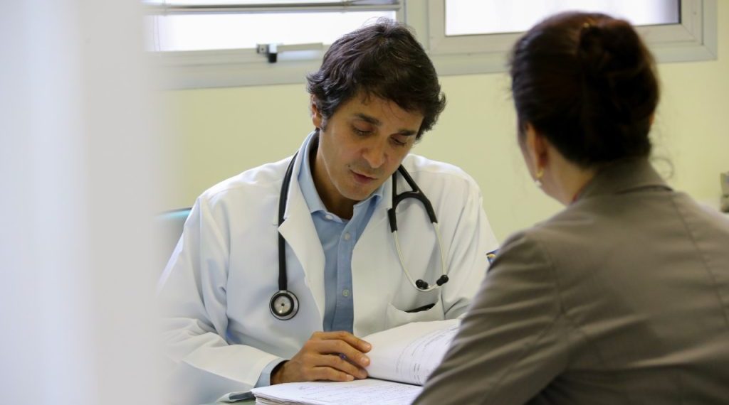 Saiba quantos atestados médicos já foram emitidos na UPA de Poços e no Margarita Moralles em 2025