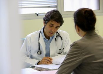 Saiba quantos atestados médicos já foram emitidos na UPA de Poços e no Margarita Moralles em 2025