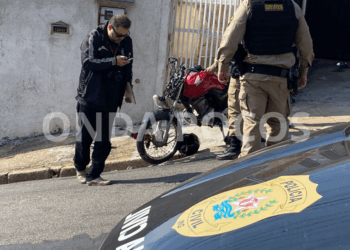 URGENTE: Jovem de 23 anos morre após colidir moto em muro no bairro Jd. São Paulo em Poços