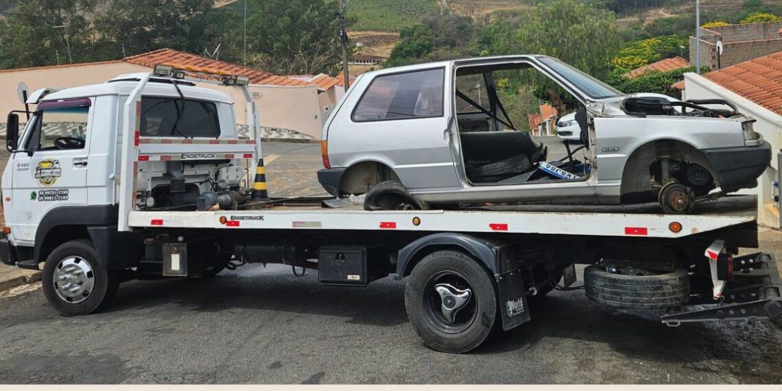 Carro furtado em SP é localizado em Andradas; suspeito é detido