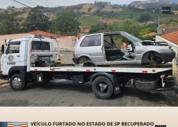 Carro furtado em SP é localizado em Andradas; suspeito é detido