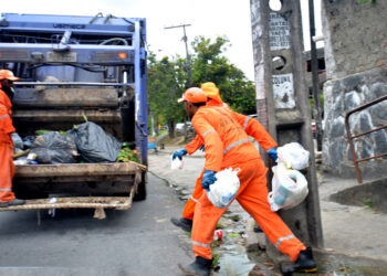 Condomínio é condenado a indenizar coletor de lixo por perfuração com agulha